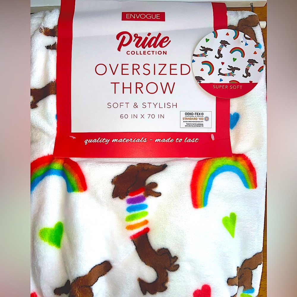 Super Soft Blanket with Dachshunds, Rainbows and Hearts! ❤️ 🌈 🐶